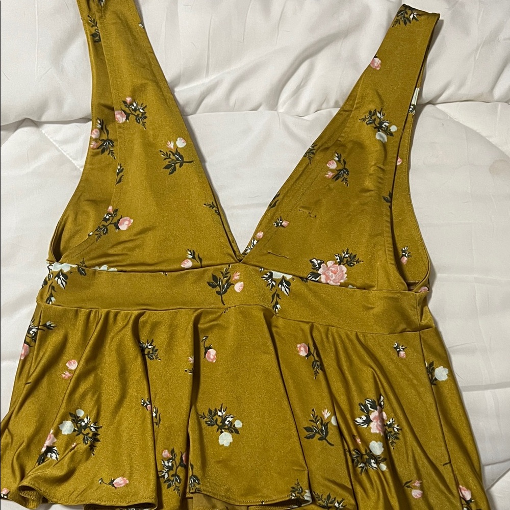 TWO Urban Outfitters Multicolor Tops - size Large - Picture 8 of 12
